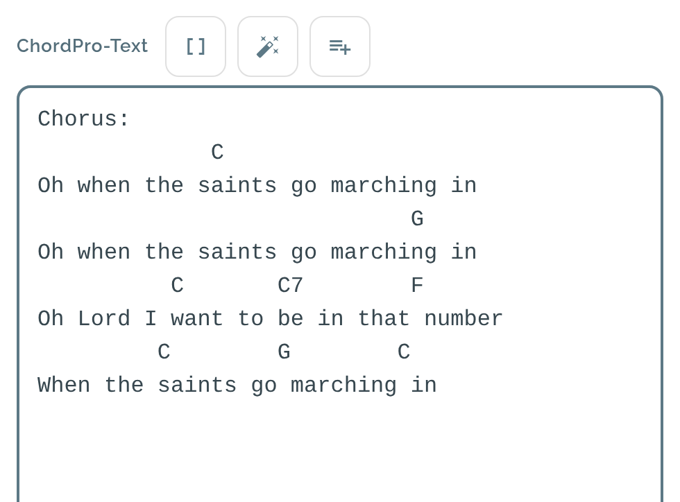 Das Textfeld ChordPro-Text mit einem eingefügten Akkordblatt: die Akkorde stehen noch in eigenen Zeilen über dem Text. Darüber drei Knöpfe, der mittlere mit dem Zauberstab ist Aus Leadsheet umwandeln.